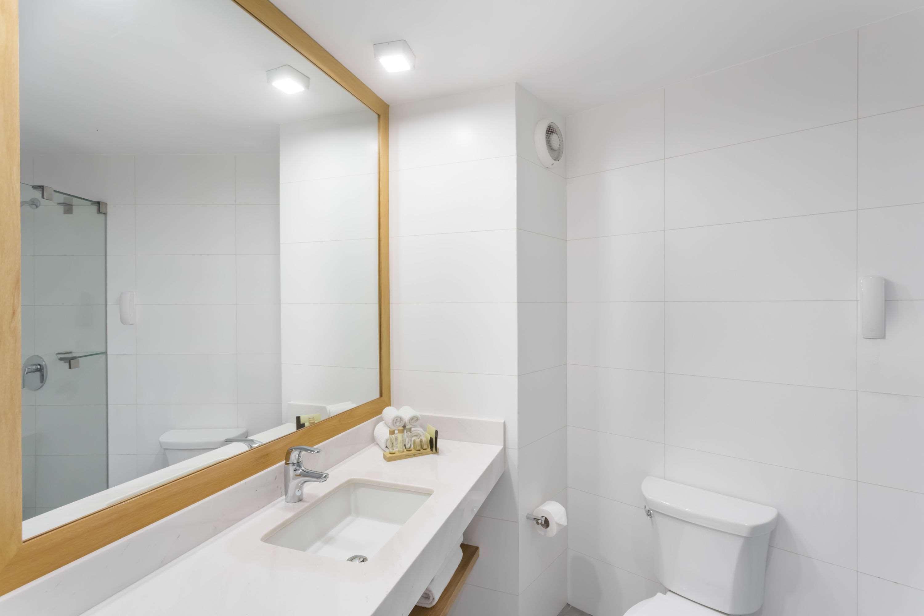 Ramada Encore By Wyndham Lima San Isidro Zewnętrze zdjęcie